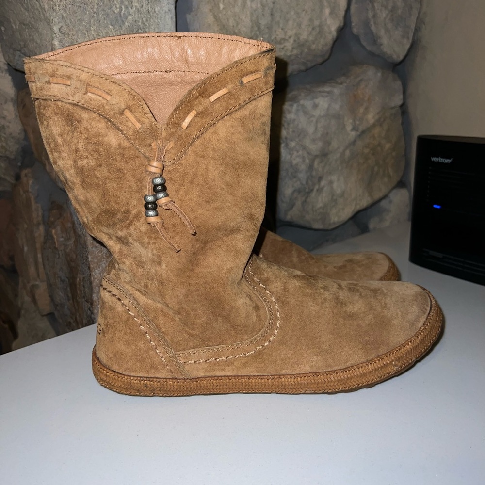 UGG Australia Laurin Chestnut Boots Size 7.5